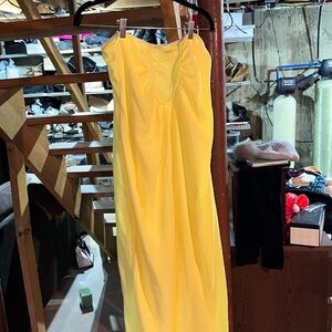 Yellow strapless deep v dress